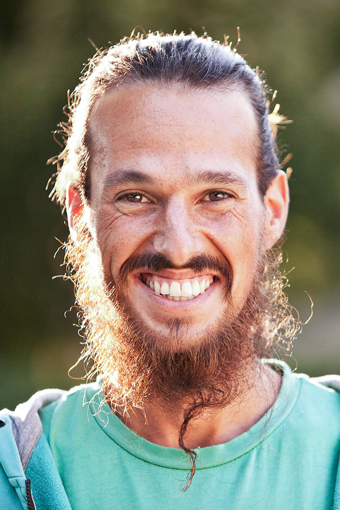 Reportageporträt, Werbefoto – Verantwortung Erde, Szene bei einer Veranstaltung, Business Headshot von Sascha Jabali Adeh.