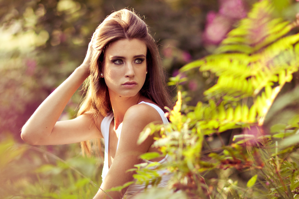 Fashionfotografie – Porträtaufnahme eines Models, Studio/Indoor